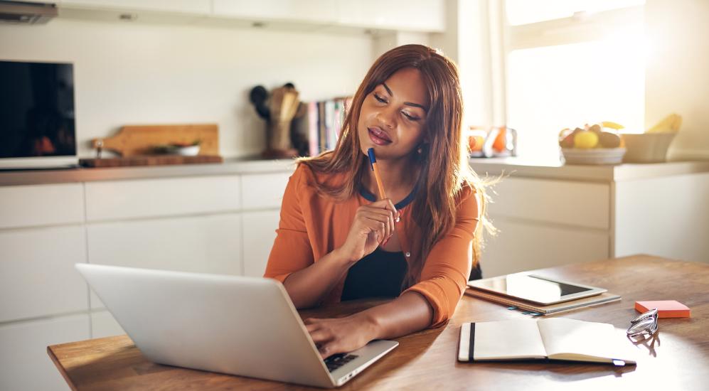 Freelancer vs. Full-Time Remote Worker: Which Path is Right for You?